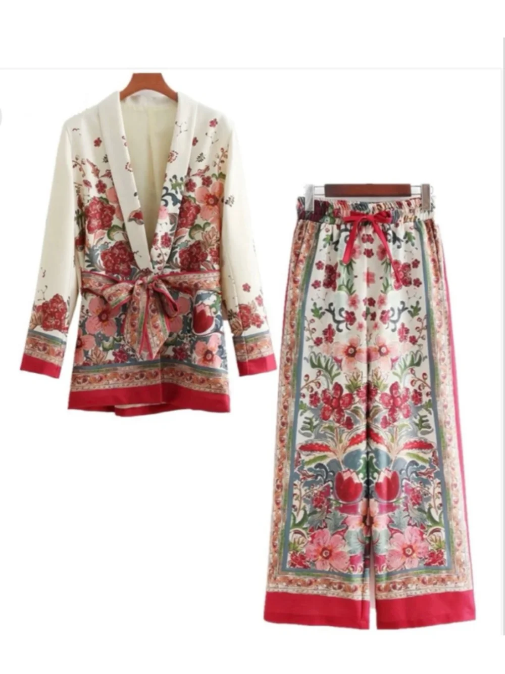 Two piece set floral size small - Picture 2 of 3